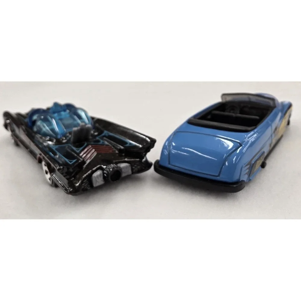 Hot Wheels Batman 1966 Batmobile & Batgirl Car 1:64 Diecast Black/Blue Conv